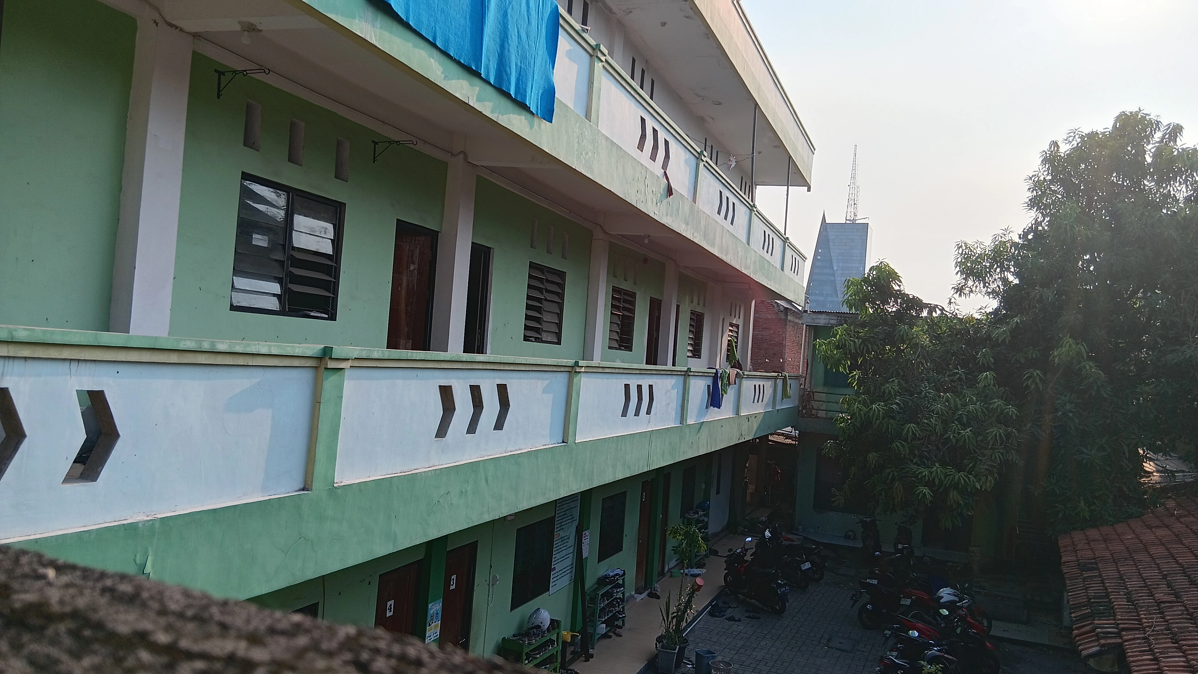 Header Gambar